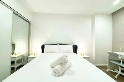 Image de Urban Sanctuary in West Franklin with Pool & Gym