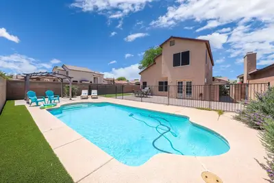 Image de Modern, Spacious Oasis w/ Pool!