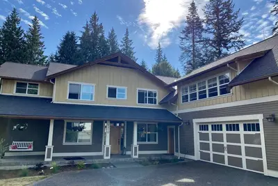 Image de Play hard but rest Easy! Centrally Located Luxury!