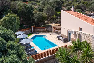 Image de Sea Crest, pool, Sea view, Near beach & tavern