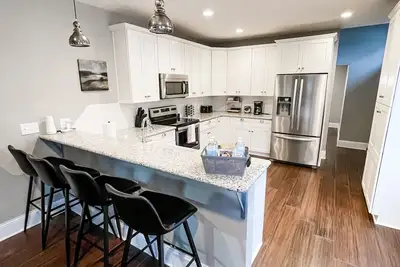 Image de Your Home Away from Home - 2k/2q Beds! Less than 3 miles to Downtown Indy!