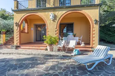 Image de Appartement à San Donato, Chianti, court de tennis, piscine, barbecue, Cpt