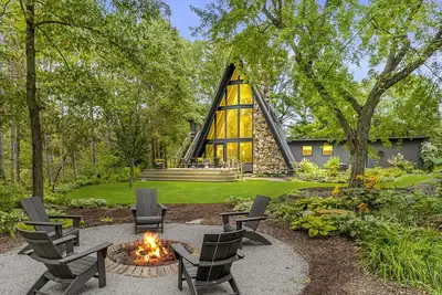 Image de Maple Bluff Escape | Hot Tub A-Frame Getaway