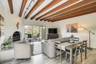 Image de Epic Tucson Rental w/ Golf Course & Mtn Views!