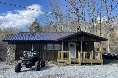 Image de Rustic K&M Retreat: Fire Pit, Trail Access