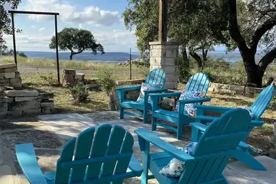 Time For An Epic Getaway ~ Hill Country Views & \n Spa!