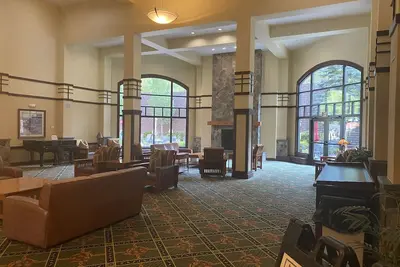 Image de 2 bed/2 bath w/sauna, steam room, hot tub, heated pool, exercise and game rooms!