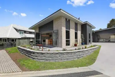 Image de Modern & Spacious | Ride to the Redwoods Forest