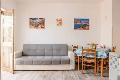 Image de Maison de vacances 'Monolocale Arredato - Le Terrazze' avec vue sur la mer, Wi-Fi et climatisation