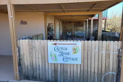 Image de The Cactus Rose - A Spacious Retreat