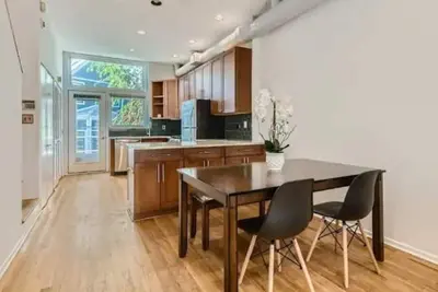 Image de Lakeview/Wrigley Townhouse