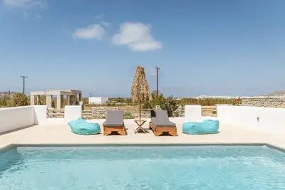 Image de Villa 'White Cocoon 2' avec vue sur mer, Wi-Fi et climatisation