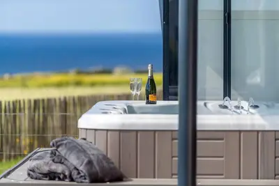 Image de \"La Maison Des Gardiens De L'Océan\" avec vue mer et spa