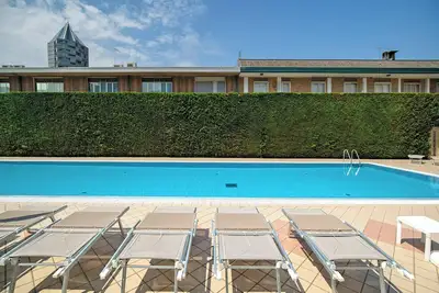 Appartement 'Résidence Papaya A102' avec piscine partagée et terrasse privée