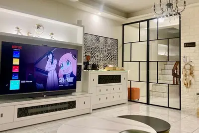 Image de 民宿採無接觸遠端協助入住,貴賓禮遇專享客廳廚房車庫公共空間,距大溪&龍潭交流道皆10分鐘內,7-11、全家、萊爾富,公車站步行3分鐘,一日只接待一組貴賓喔。