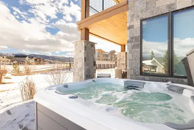 Image de Luxury Condo with Private Hot Tub: Alpenglow Chalet