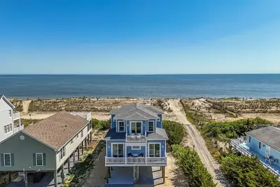 Image de 4 Bedroom Waterfront home located in Broadkill Beach, with Spectacular Views!
