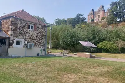 Image de Maison au bord de l'orne dans un cadre verdoyant