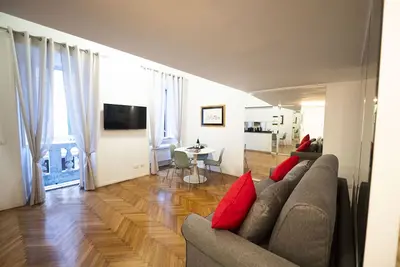 Image de Spanish Steps Romantic Nest with Balcony