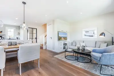 Image de Hausteil mit ca. 83m² Nutzfläche im Eg/og/dg für bis zu Vier Personen