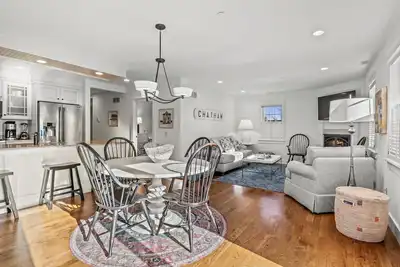 Image de Steps to Chatham's Historic Downtown