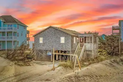Image de Semi-Oceanfront Dog Friendly w/ Sun Deck, Grill, Smart TVs. Tide Up in Comfort!