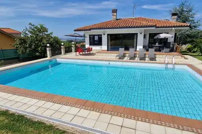 Image de El Pastizal de Gijón - Piscina