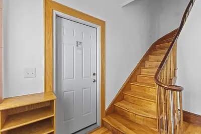 Image de Malden 3Br Apt on 2f/with Free parking/WiFi/ Windows Ac