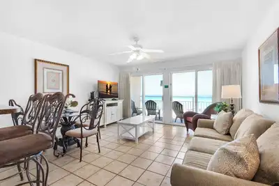 Image de Crystal Sands 206b | Gulf-Front Balcony • Heated Pool • Walk to Dining • Sleeps