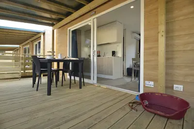 Maison mobile avec terrasse, piscine et climatisation