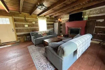 Image de 1800’s Historical Log Cabin near I-75 Interstate\n\n