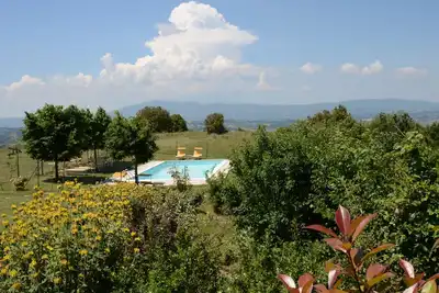 Image de Une montagne sur la vallée ombrienne/ toscane, piscine, ping-pong, baby-foot. . .