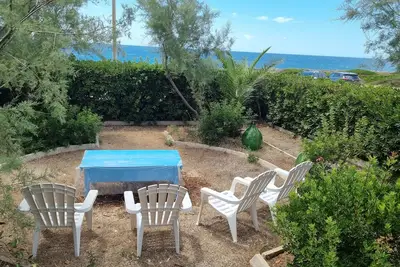 Image de Vista mare: villa di 220 mq sul mare Ionio, accesso al mare con passarella