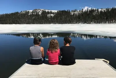 Image de Glorious Summer at Cabin on the Creek