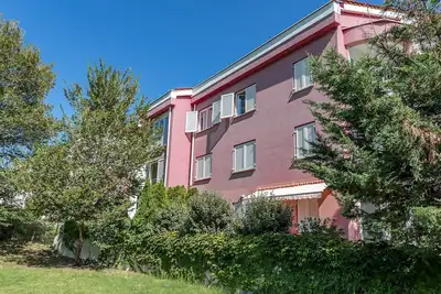 Image de Avec climatisation, WiFi, balcon à seulement 350 mètres de la plage