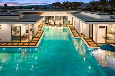 Luxury Dream Pool Villa 6