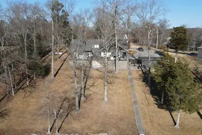 Image de 7-Bedroom Retreat with Dock on Kentucky Lake: Your Perfect Getaway Haven