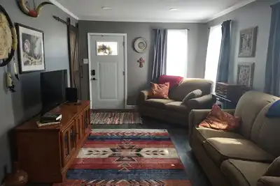 Image de Cozy two bedroom home by historic Rt. 66, pet friendy too!
