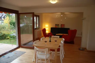 Image de Fewo-hammelburg Gemütliche, Geräumige Ferienwohnung mit Terrasse und Garten