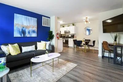 Cozy 2br Modern Free Parking! 30 min to Nyc!