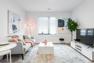 Image de Glam! | 2br apt | Free Parking