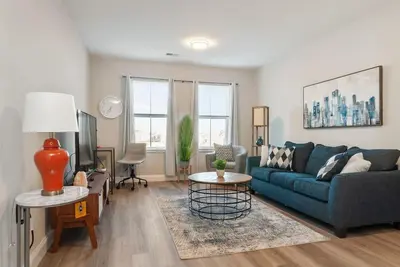 ⭐️Chic 1 Br Great Location! ⭐️King Bed! ⭐️Free Parking!