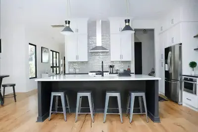 Image de Newly Built Modern Home In Clt! Great Location!