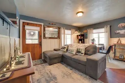 Image de Family-Friendly Cottage: Walk to Lake Access!