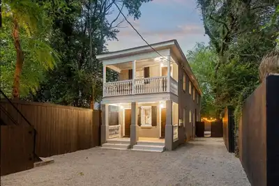 Image de Downtown Duplex - Rutledge Avenue