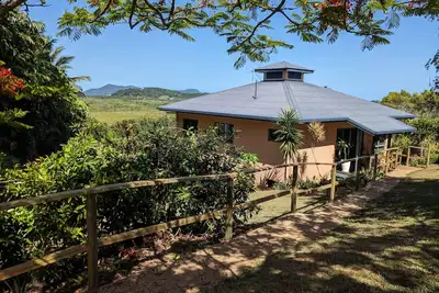 Image de Spacious studio apartment, views over Hull river to South Mission and Dunk Is.