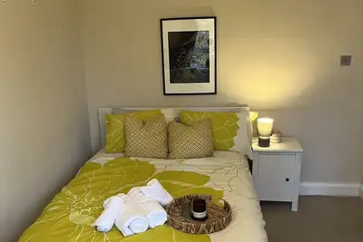 Image de 2 Bed Flat - 9-12 mins to Central London sleeps 4
