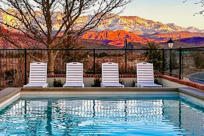 Image de Sleeps 32- Nov-March Pool Heated for Free If Stay 3 Nights or More.