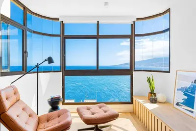 Image de Stylish Apartment with Stunning Views & Parking
