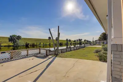 Image de Sun-Soaked Okeechobee Retreat w/ Canal Views!